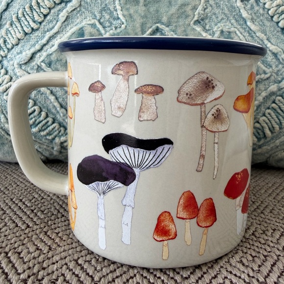 NWOT MUG MUSHROOM DESIGN - Picture 2 of 12